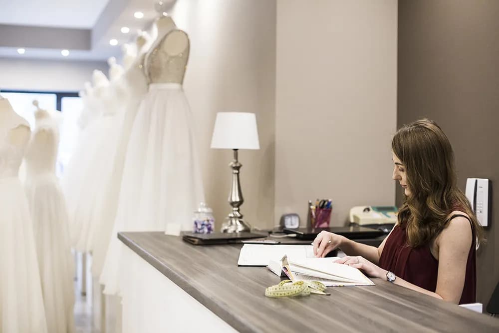 Ile można zarobić na salonie sukien ślubnych? Zaskakujące fakty o dochodach Ile można zarobić na salonie sukien ślubnych? Zaskakujące fakty o dochodach